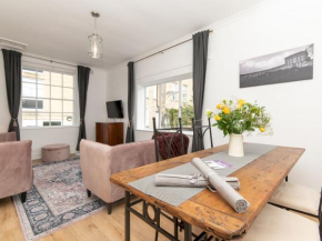Pass the Keys Stylish 2 Bed central Bath Apartment with Parking